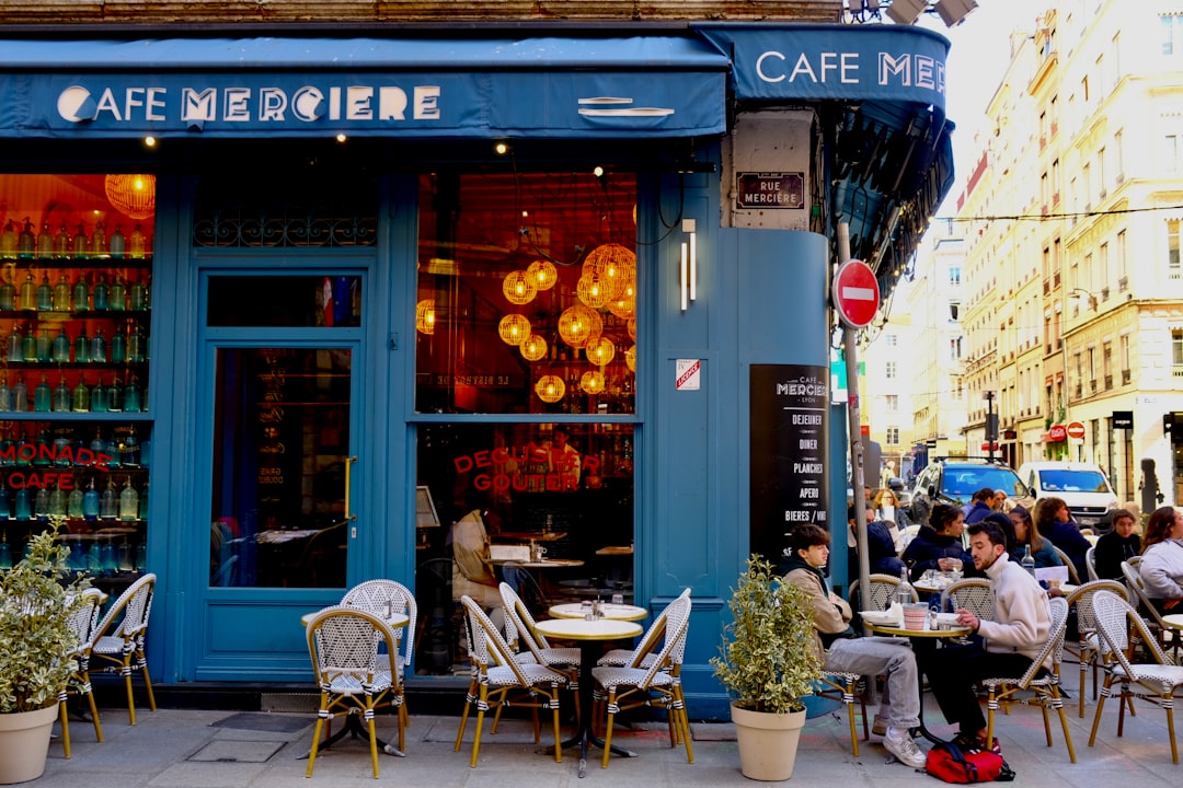 The Serpentine Lido Cafe