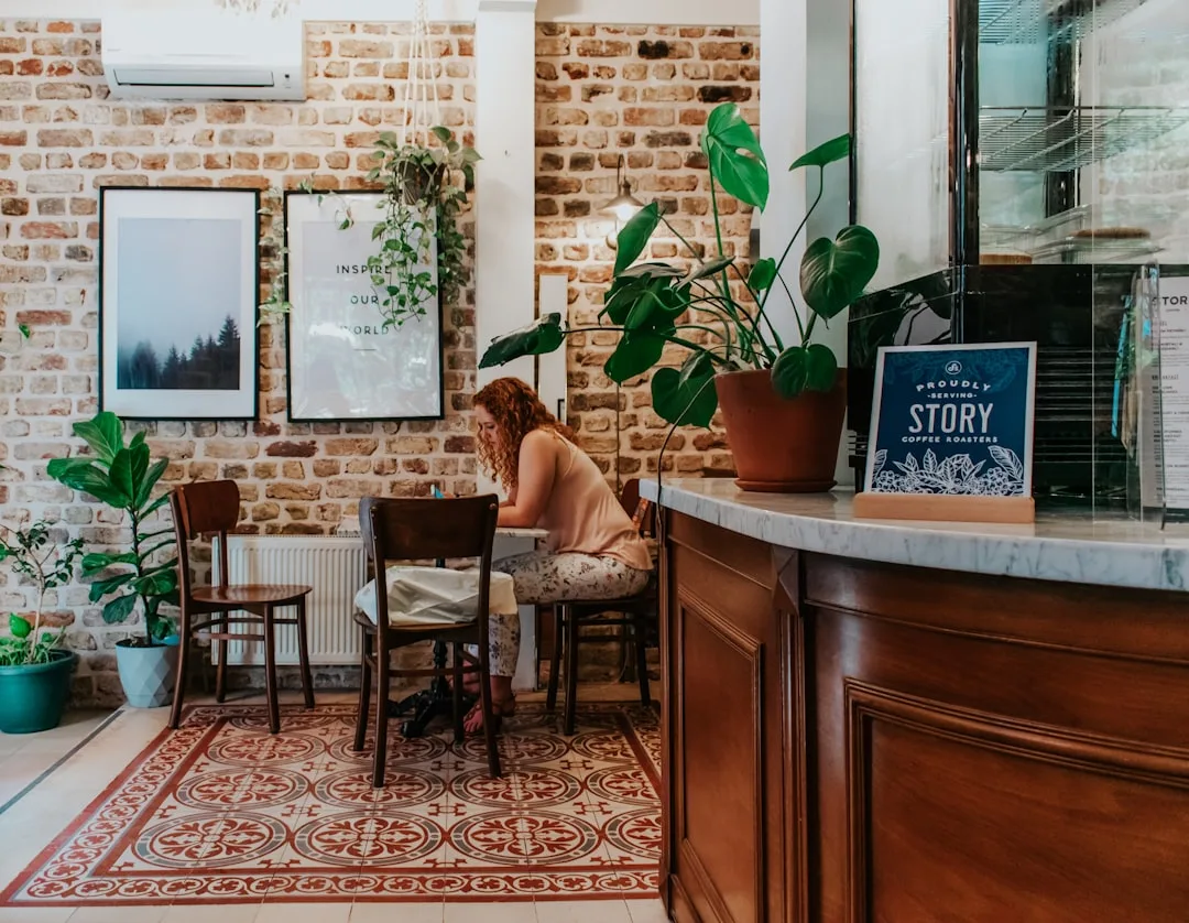 Kırmızı Kedi Café
